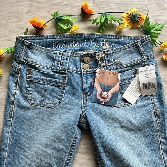 NWT Industrial Cotton Light Wash Capris Jeans Cropped Size 9 - Picture 3 of 7